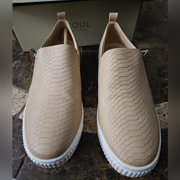 SOUL Turner Slip On Sneaker Beige Croco Faux Leather Sz 7.5 M NWT - Picture 3 of 9